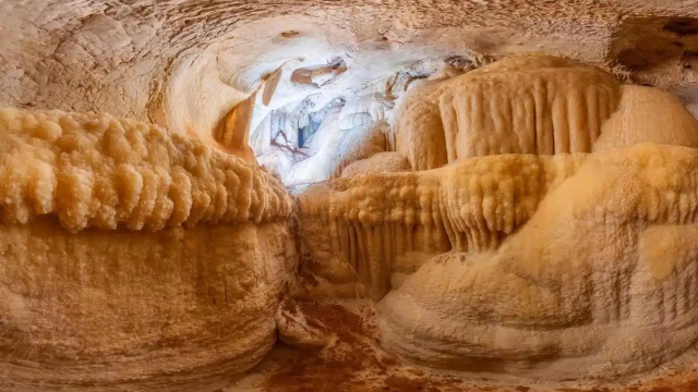 Yacimientos arqueológicos de La Araña / Cuevas del Humo